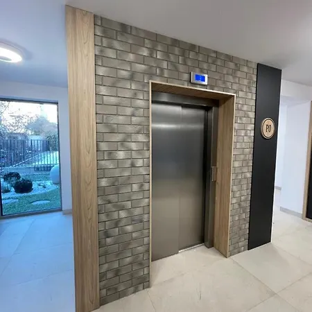 Smart Kamienica Grochow With Free Parking Апартаменты